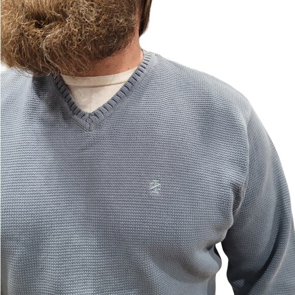 Izod Men’s XL Cornflower Blue Cotton V-Neck Logo Knit Sweater Grandpa Style - Picture 7 of 8